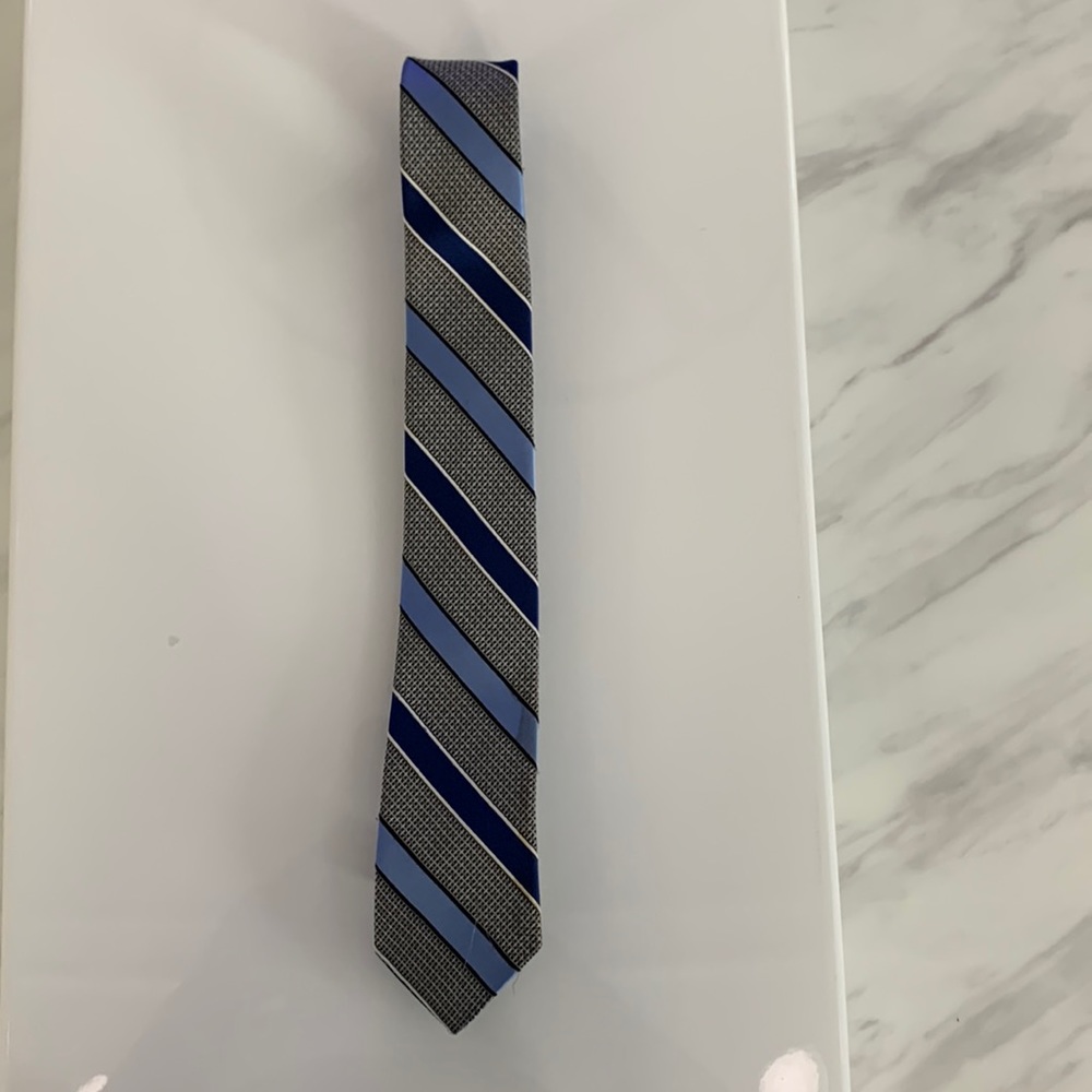 Almost New Clean Gray And Navy tie